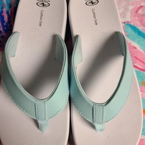 Athletic works size 9-10W sandles